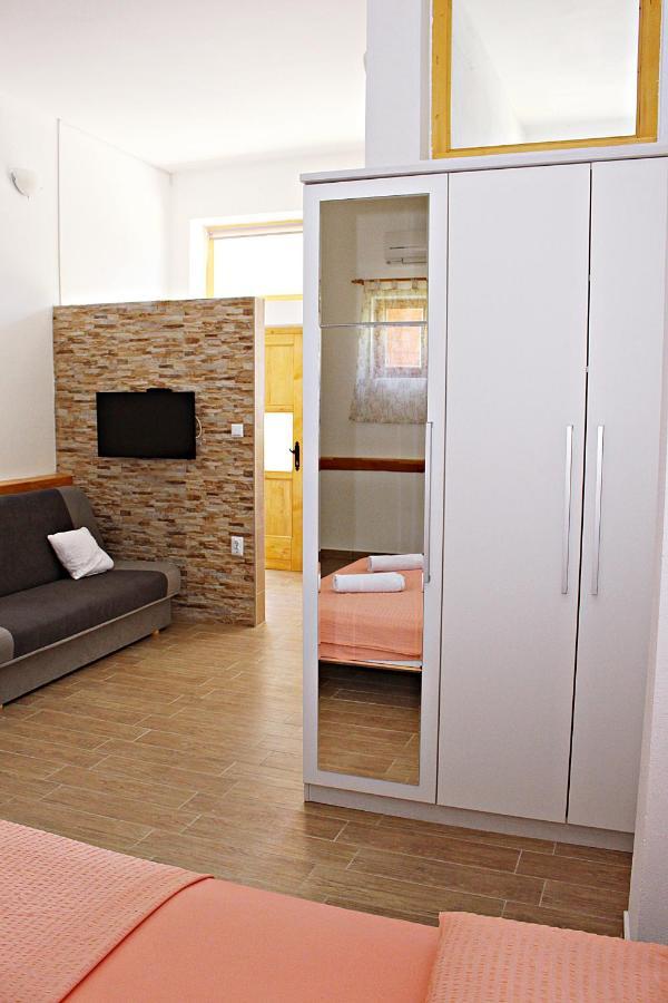 Studio Apartman Zara Exterior foto