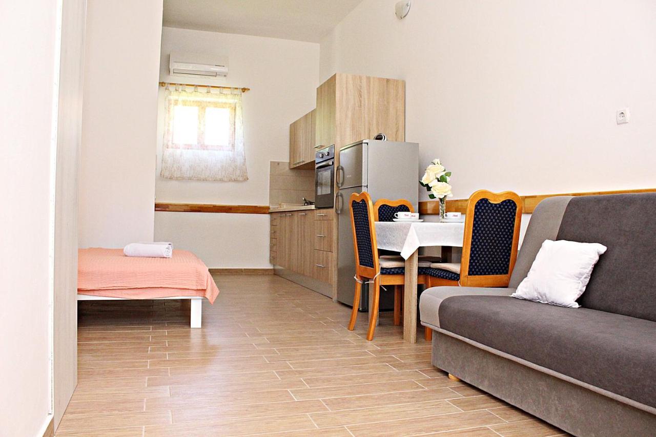 Studio Apartman Zara Exterior foto